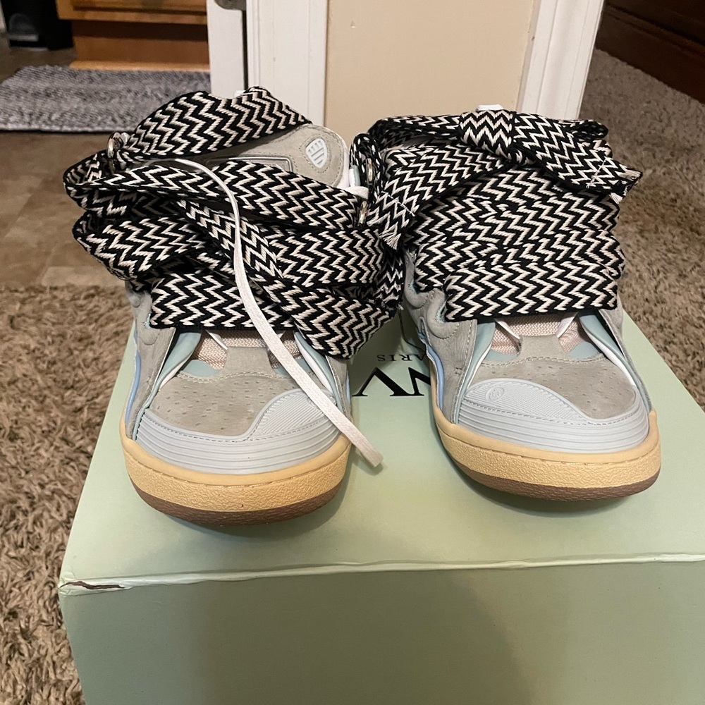 Lanvin curb